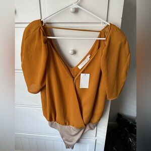 ASTR the Label Women’s NWT Puff Sleeve Mustard Bodysuit (Size M)